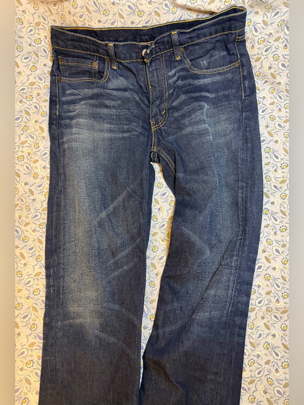 Levi’s 514 Buatan. Excellent condition, straight leg. 33x34